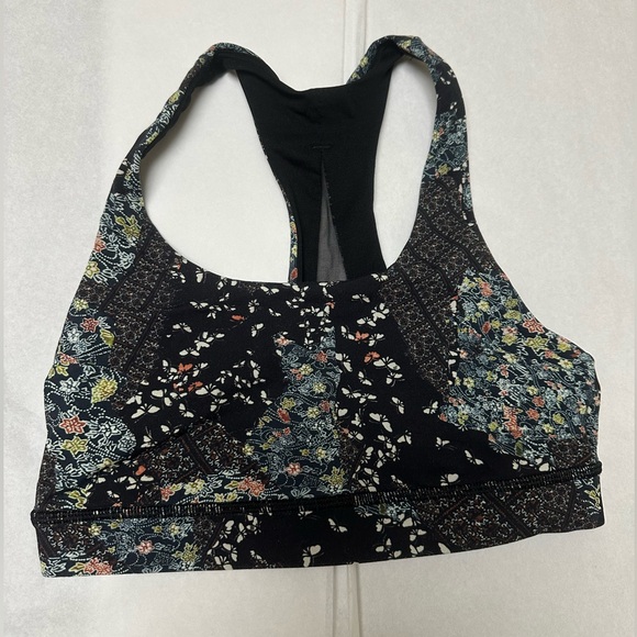 Lululemon Invigorate Bra🌻 - Picture 4 of 9